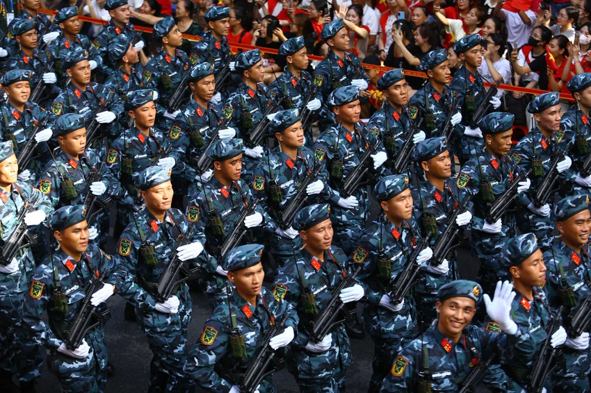 A80-dai-le-dieu-binh-dieu-hanh-phi-hung-21.jpg