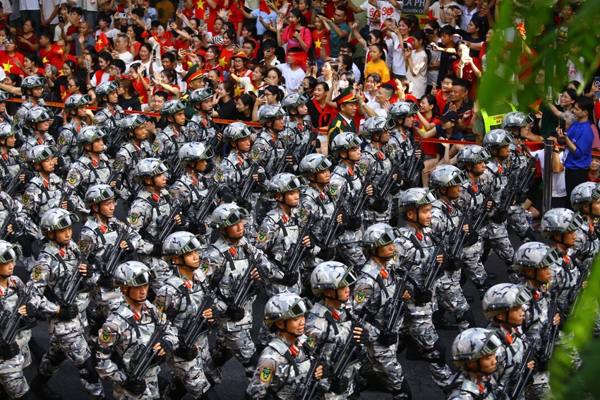 A80-dai-le-dieu-binh-dieu-hanh-phi-hung-22.jpg