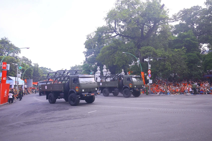 A80-dai-le-dieu-binh-dieu-hanh-phi-hung-25.jpg
