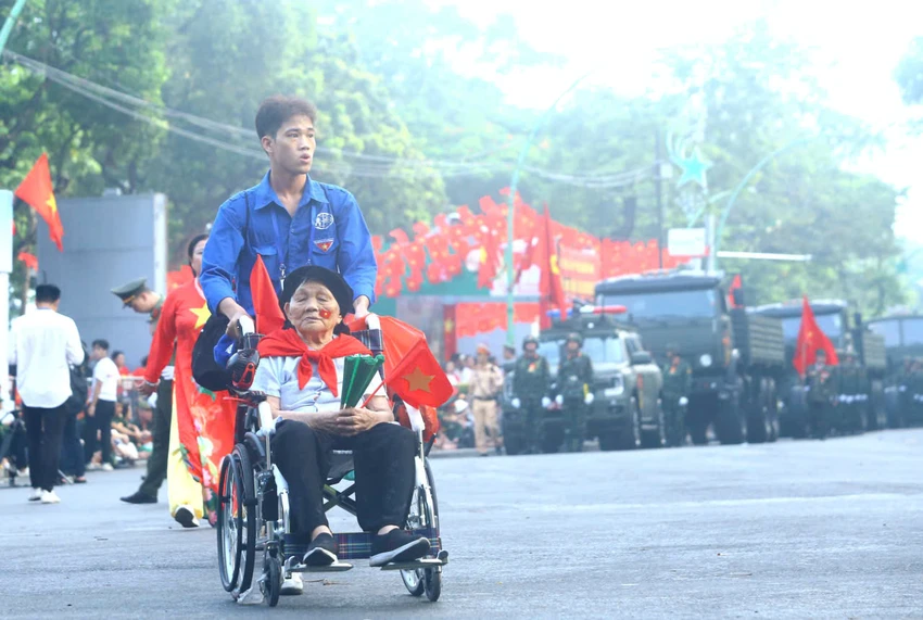 A80-dai-le-dieu-binh-dieu-hanh-tphi-hung.jpg