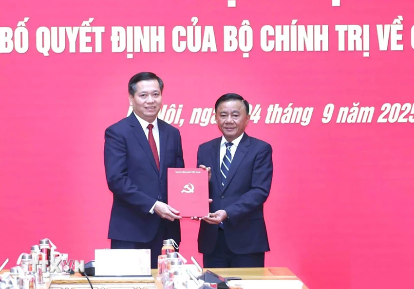bo-chinh-tri-chi-dinh-ong-nguyen-long-hai-lam-pho-bi-thu-dang-uy-cac-co-quan-dang-trung-uong-1.jpg