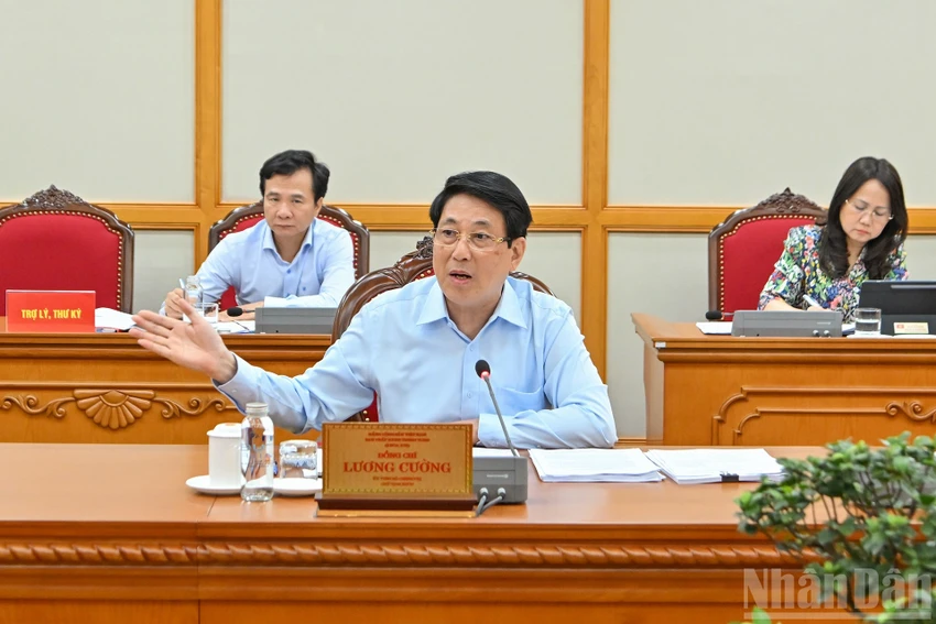 Bộ Chính trị làm việc với Thường vụ Tỉnh ủy 6 tỉnh về văn kiện và phương hướng nhân sự đại hội