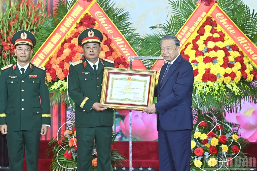 tong-bi-thu-to-lam-uu-tien-che-tao-san-xuat-vu-khi-khi-tai-hien-dai-1.jpg