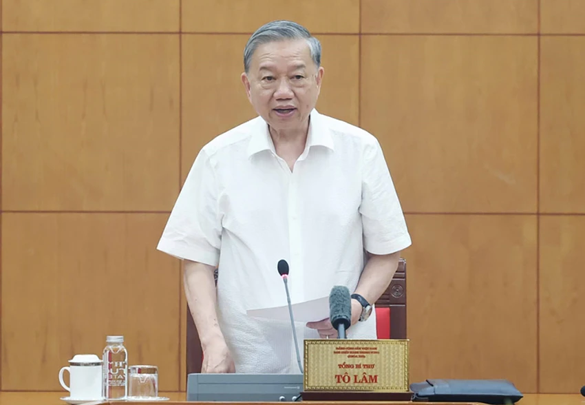 tong-bi-thu-van-kien-dai-hoi-xiv-la-loi-cam-ket-manh-me-cua-dang-voi-nhan-dan.jpg