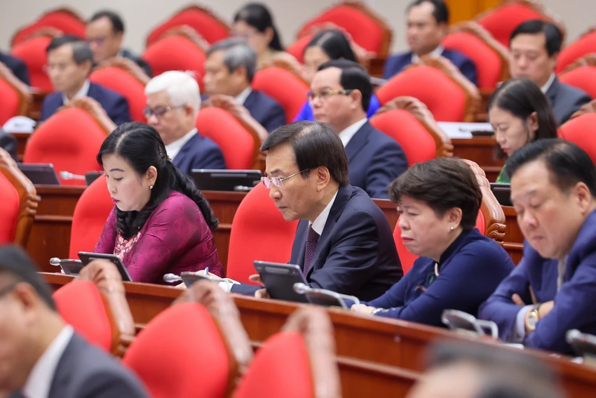 tuyet-doi-khong-de-lot-nguoi-chay-chuc-chay-quyen-co-hoi-be-phai-vao-trung-uong-xiv-tong-bi-thu-to-lam-2.jpg