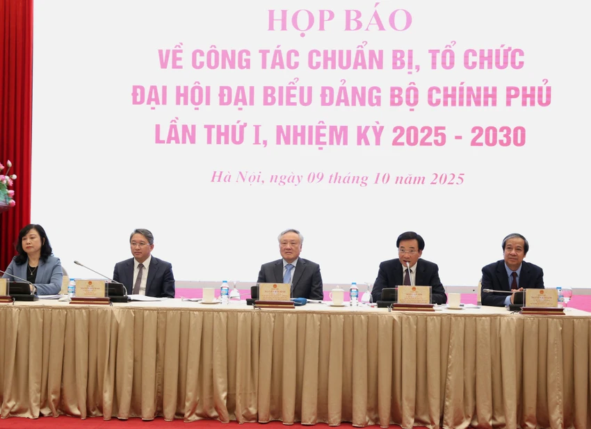 dai-hoi-dang-bo-chinh-phu-khong-quyet-ve-nhan-su.jpg