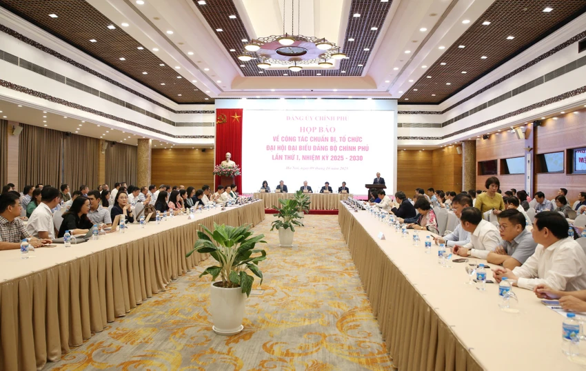 pho-thu-tuong-nguyen-hoa-binh-chinh-phu-khong-ne-tranh-nhung-van-de-ton-tai-nhieu-nam.jpg