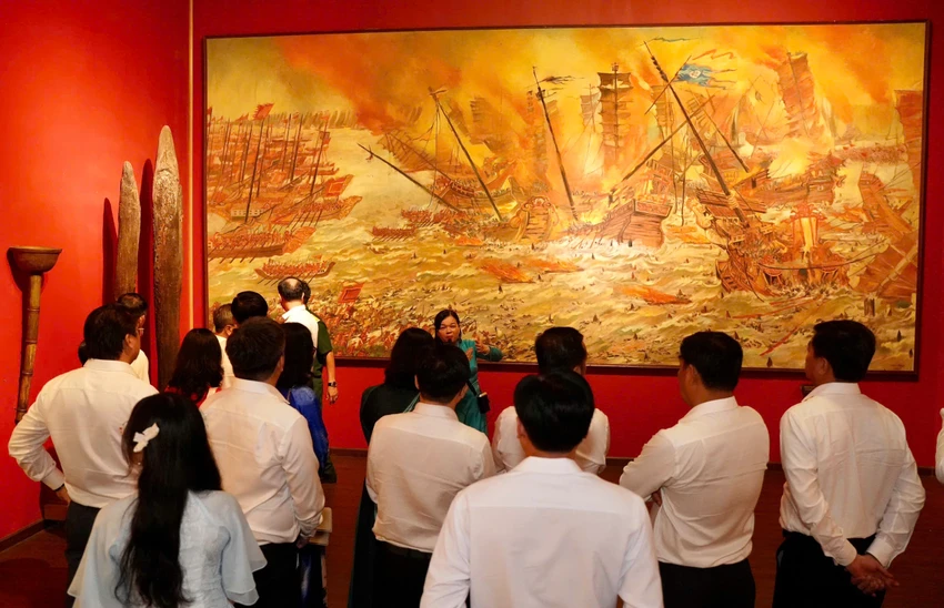 bao-tang-ho-chi-minh-3.jpg