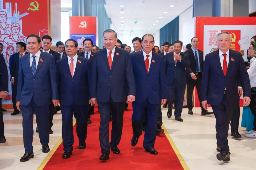 tong-bi-thu-to-lam-xay-dung-doi-ngu-can-bo-cong-chuc-co-tai-co-tam-co-tam-2.jpg