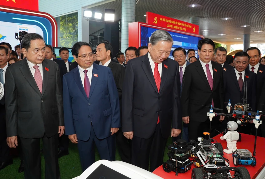 sang-nay-chinh-thuc-khai-mac-dai-hoi-dang-bo-tp-hcm-se-cong-bo-cac-quyet-dinh-ve-nhan-su-tong-bi-thu-to-lam.jpg