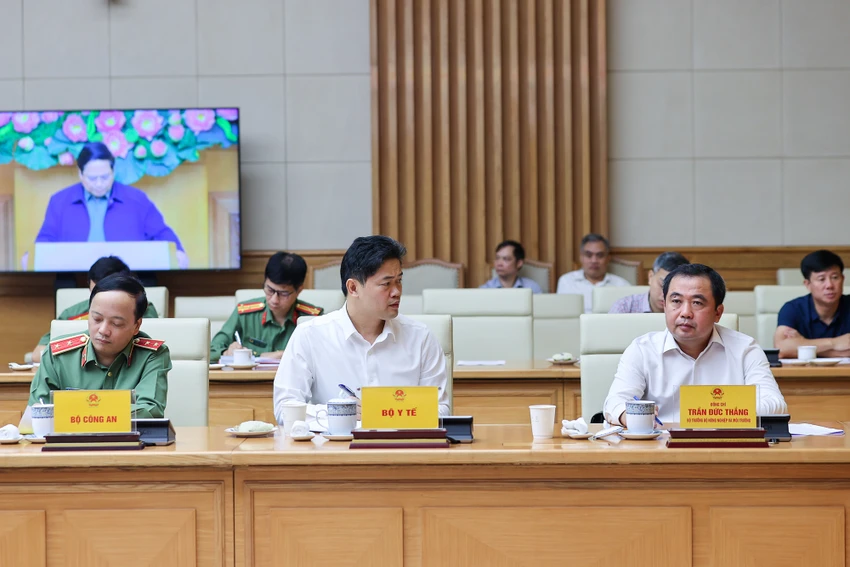 thu-tuong-day-la-dot-mua-lu-dac-biet-lon-khu-vuc-mien-trung-1.jpg