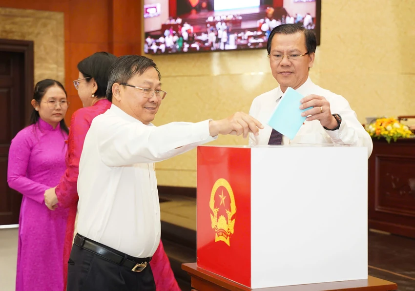 pho-chu-tich-hdnd-tphcm-nguyen-van-tho.jpg