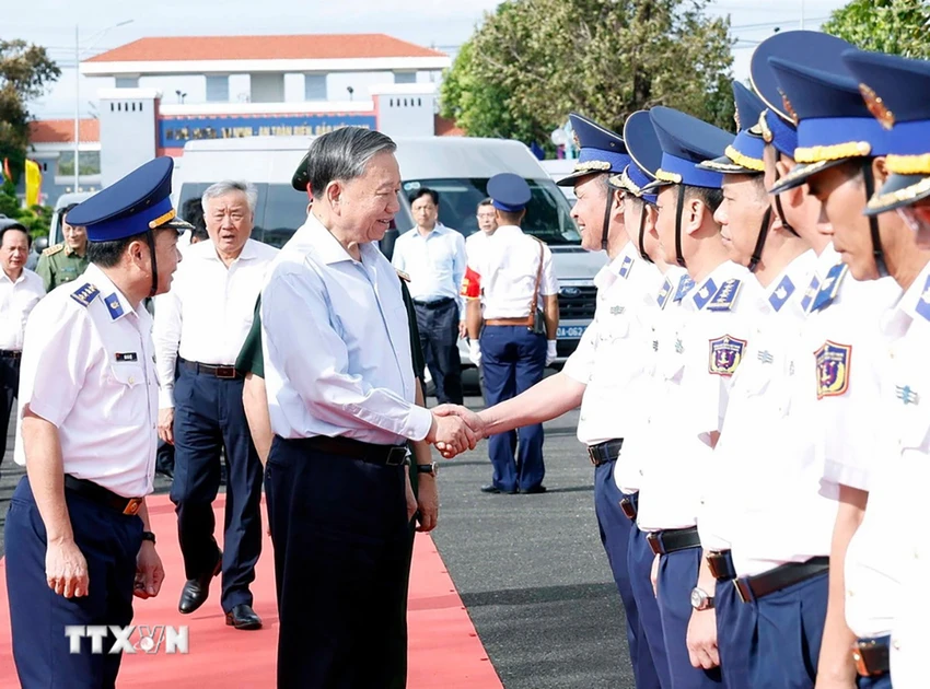 tong-bi-thu-xay-dung-canh-sat-bien-theo-huong-tinh-gon-manh-tien-thang-len-hien-dai-3.jpg