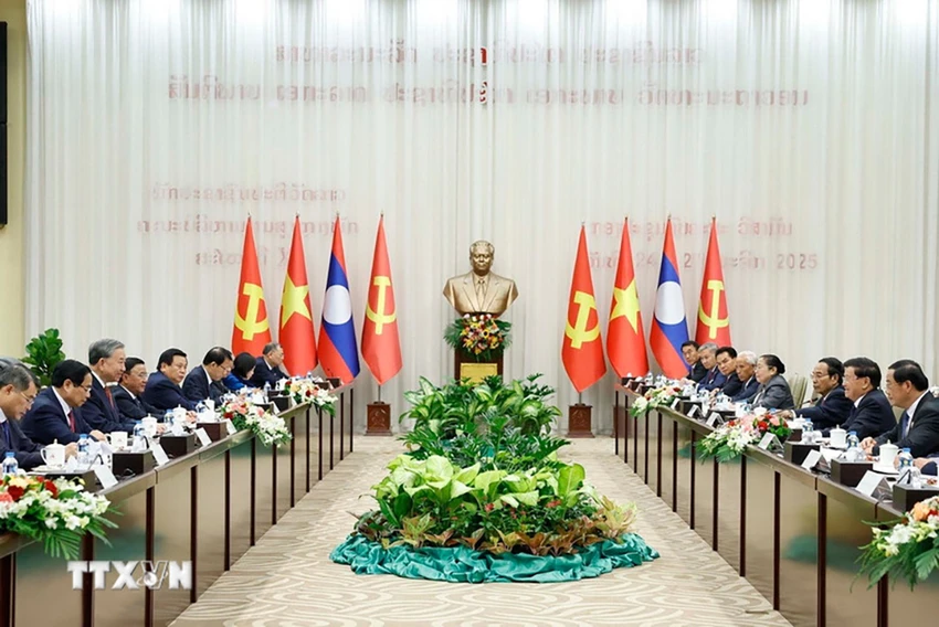 tuyen-bo-chung-viet-nam-lao.jpg