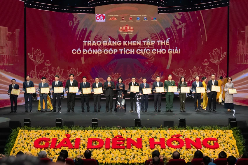 bao-phap-luat-tp-hcm-doat-giai-c-giai-dien-hong-lan-thu-4-2.jpg