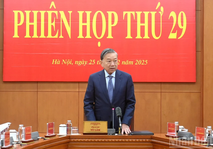 nam-2025-23-can-bo-dien-trung-uong-bo-chinh-tri-quan-ly-bi-ky-luat-2.jpg