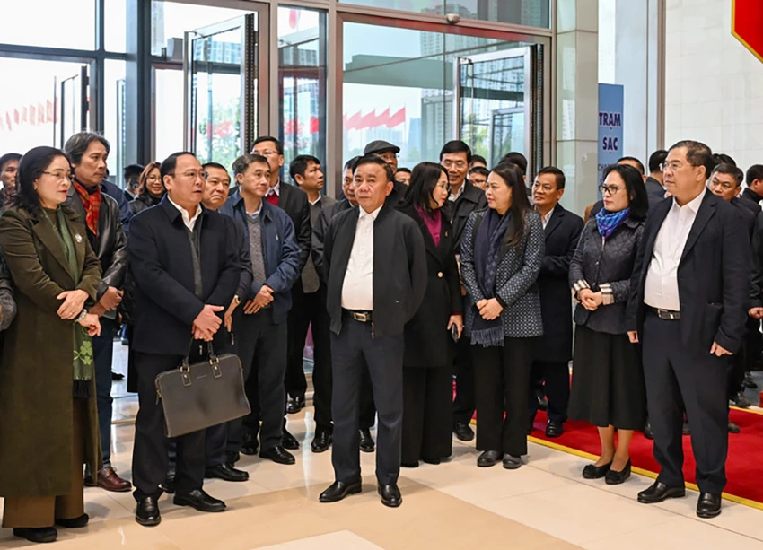 thuong-truc-ban-bi-thu-kiem-tra-cong-tac-chuan-bi-dai-hoi-xiv-tai-trung-tam-hoi-nghi-quoc-gia-1.jpg
