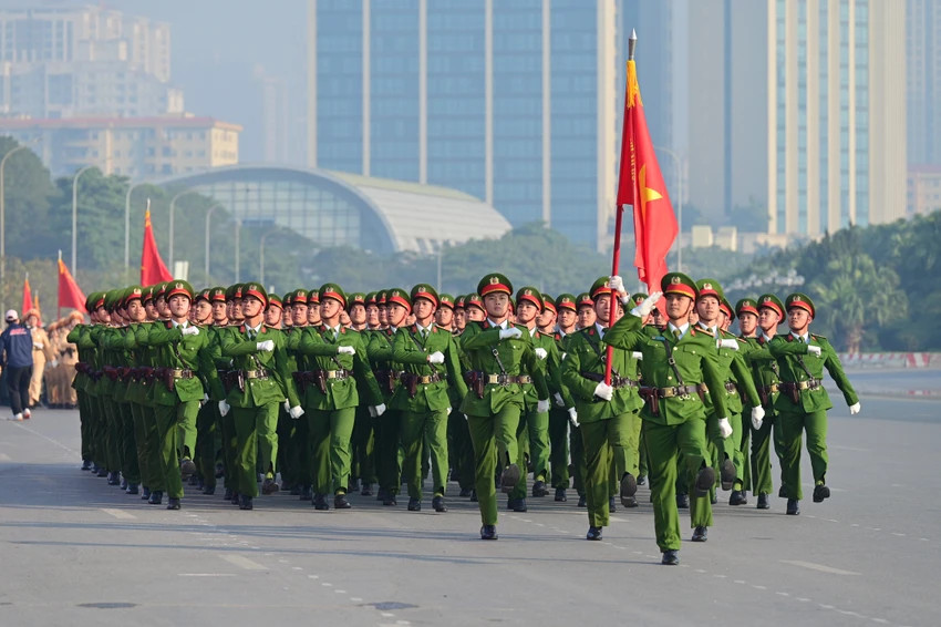 can-canh-cac-canh-ve-canh-sat-cung-dan-khi-tai-hien-dai-tai-le-tong-duyet-bao-ve-dai-hoi-dang-xiv-1.jpg
