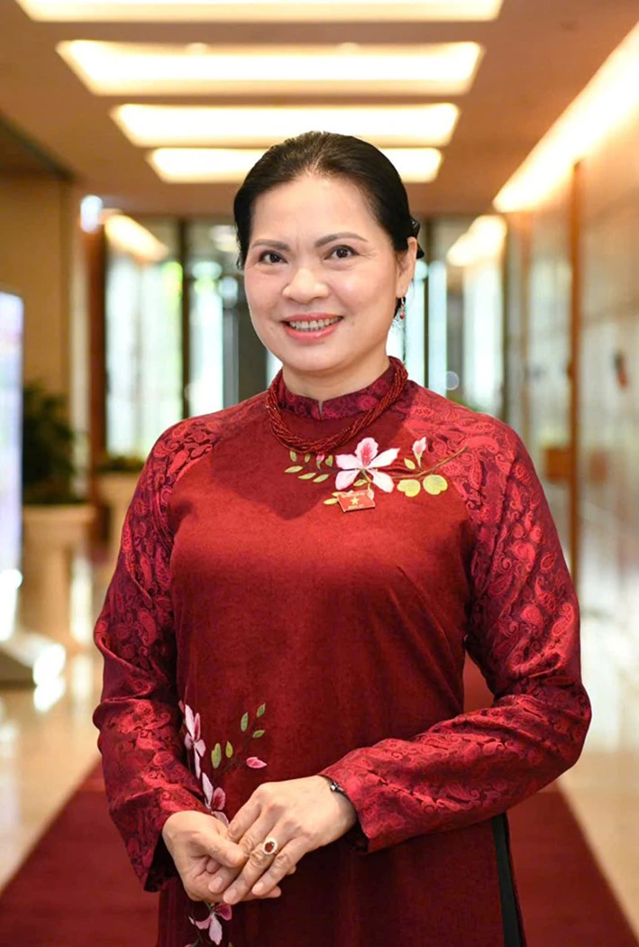 ha-thi-nga.jpg