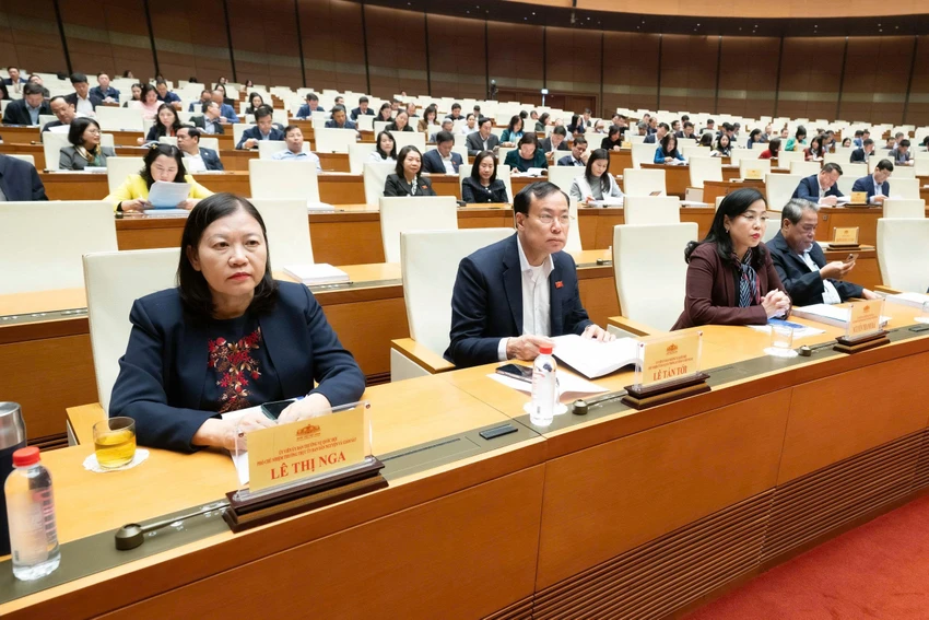 thong-qua-danh-sach-122-nguoi-duoc-gioi-thieu-ung-cu-dbqh-chuyen-trach-o-trung-uong-1.jpg