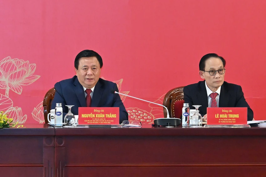 nhung-yeu-cau-moi-trong-lua-chon-nhan-su-trung-uong-khoa-xiv-1.jpg