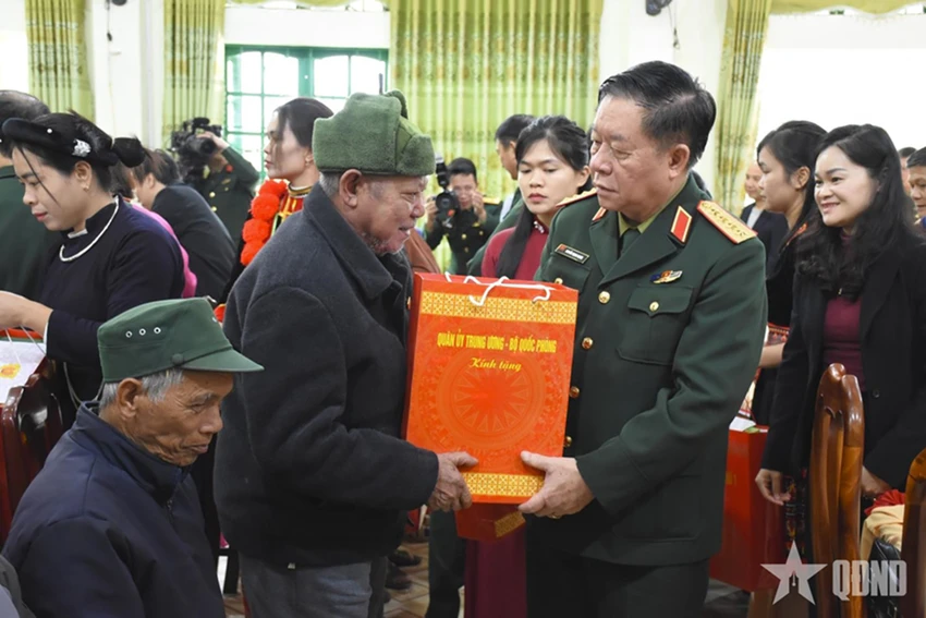 xay-dung-dang-bo-quan-doi-mau-muc-tieu-bieu-ngang-tam-nhiem-vu-2.jpg
