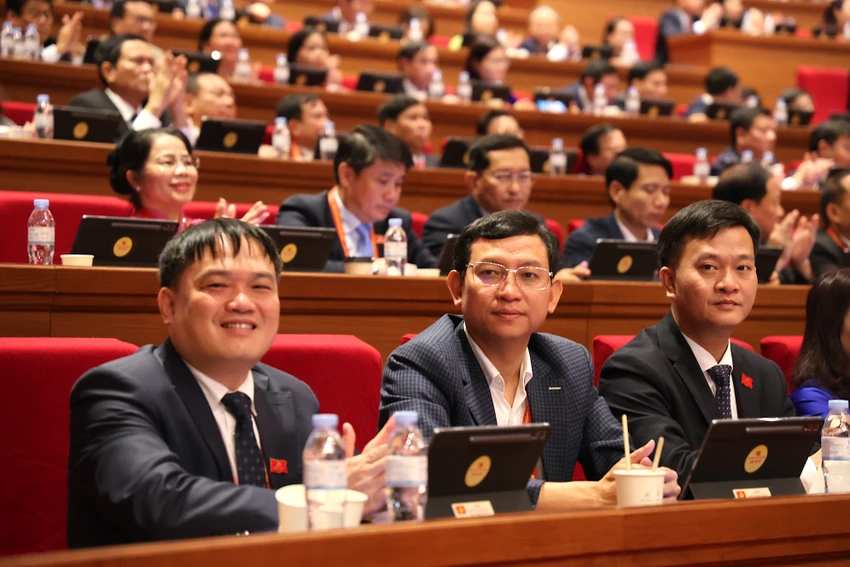 tong-bi-thu-la-tong-cong-trinh-su-cua-cuoc-cach-mang-tinh-gon-bo-may.JPG