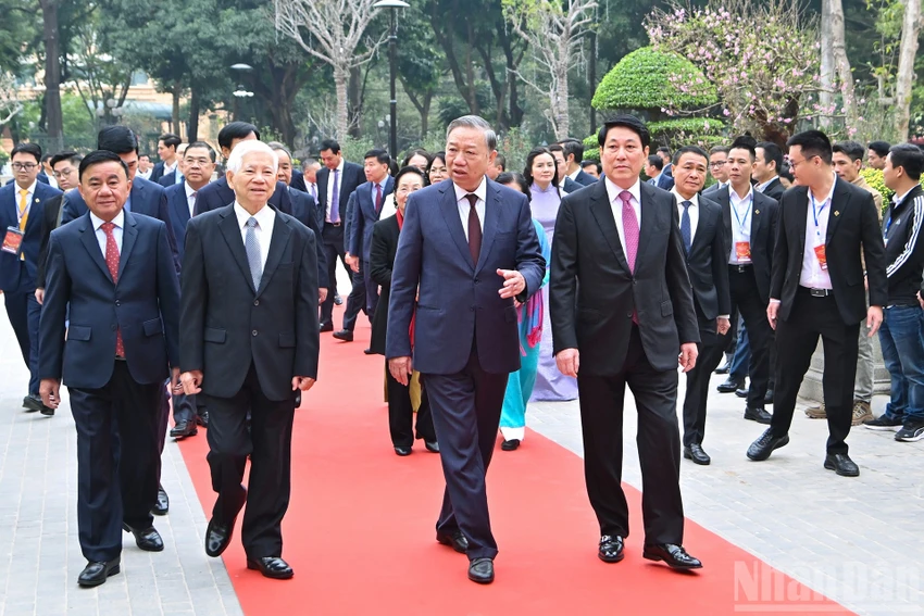 tong-bi-thu-to-lam-chu-tich-nuoc-luong-cuong-du-khanh-thanh-tru-so-lam-viec-co-quan-chu-tich-nuoc.jpg