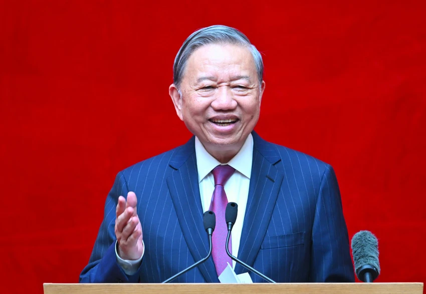 tong-bi-thu-to-lam-gap-mat-can-bo-cong-an-cao-cap-nhan-dip-tet-nguyen-dan-2026-2.jpeg