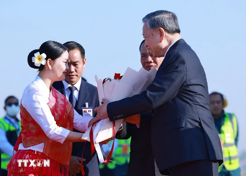 tong-bi-thu-to-lam-den-thu-do-vientiane-bat-dau-tham-cap-nha-nuoc-toi-lao.jpg