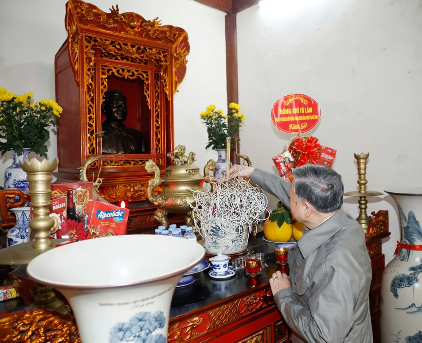tong-bi-thu-to-lam-dang-huong-tuong-niem-cac-lanh-dao-tien-boi-cua-dang-o-hung-yen-bac-ninh-3.jpg