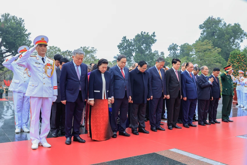 lanh-dao-dang-nha-nuoc-vieng-lang-bac-nhan-dip-tet-nguyen-dan-liet-sy.jpg