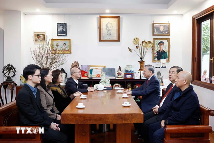 tong-bi-thu-dang-huong-tuong-niem-nhan-120-nam-ngay-sinh-thu-tuong-pham-van-dong.jpg