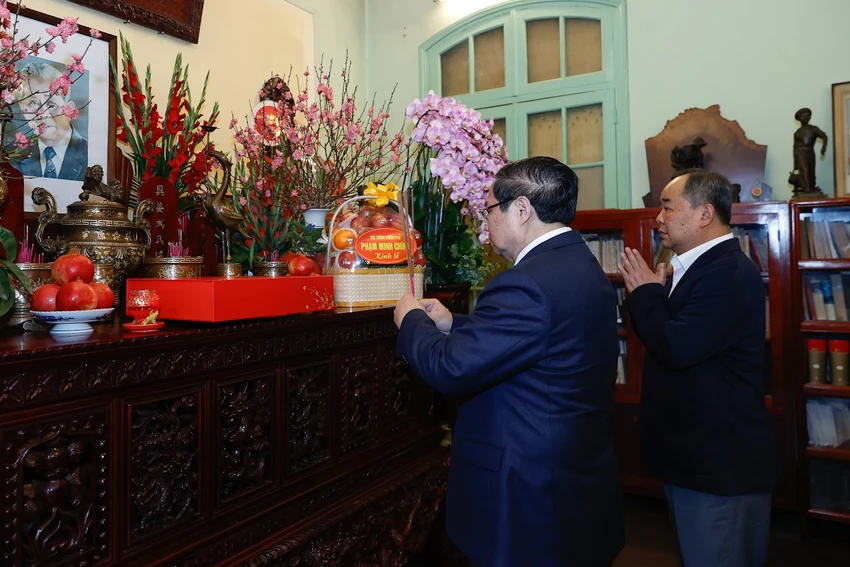 thu-tuong-pham-minh-chinh-tham-chuc-tet-nguyen-tong-bi-thu-nong-duc-manh-va-dang-huong-tuong-nho-cac-co-lanh-dao-6.jpg