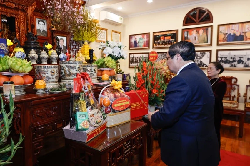 thu-tuong-pham-minh-chinh-tham-chuc-tet-nguyen-tong-bi-thu-nong-duc-manh-va-dang-huong-tuong-nho-cac-co-lanh-dao-7.jpg