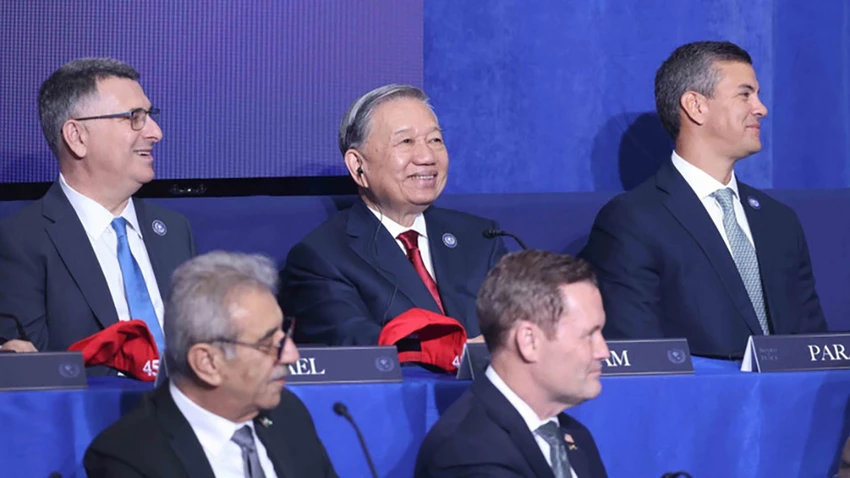 gap-tong-bi-thu-to-lam-tong-thong-donald-trump-cho-biet-se-som-tham-viet-nam-2.jpg