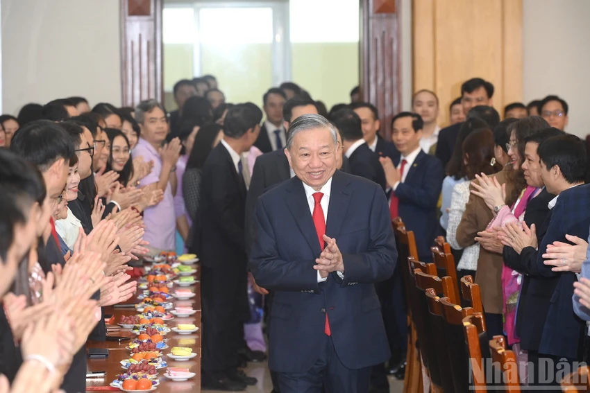 tong-bi-thu-to-lam-giao-nhieu-nhiem-vu-quan-trong-cho-can-bo-van-phong-trung-uong-dang.jpg