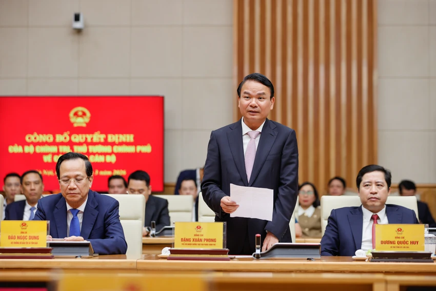 thu-tuong-trao-quyet-dinh-cho-5-nhan-su-moi-duoc-chi-dinh-bo-nhiem-3.jpg