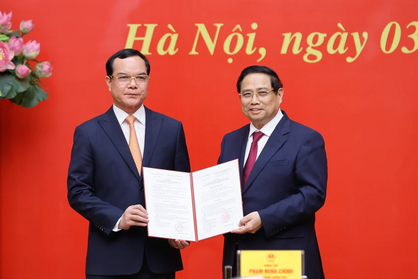 thu-tuong-trao-quyet-dinh-cho-5-nhan-su-moi-duoc-chi-dinh-bo-nhiem-7.jpg