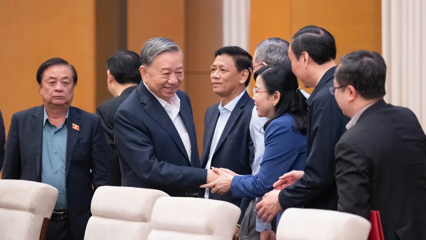 tong-bi-thu-chu-tri-cong-bo-quyet-dinh-kiem-tra-giam-sat-voi-ban-thuong-vu-dang-uy-quoc-hoi-6.jpg
