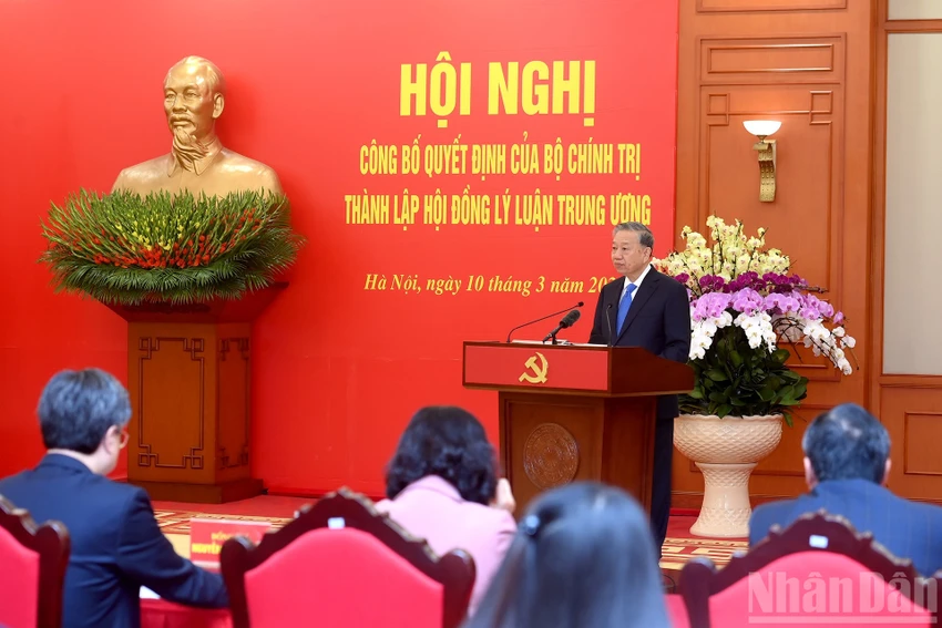 ong-nguyen-xuan-thang-lam-chu-tich-hoi-dong-ly-luan-trung-uong-nhiem-ky-moi-1.jpg