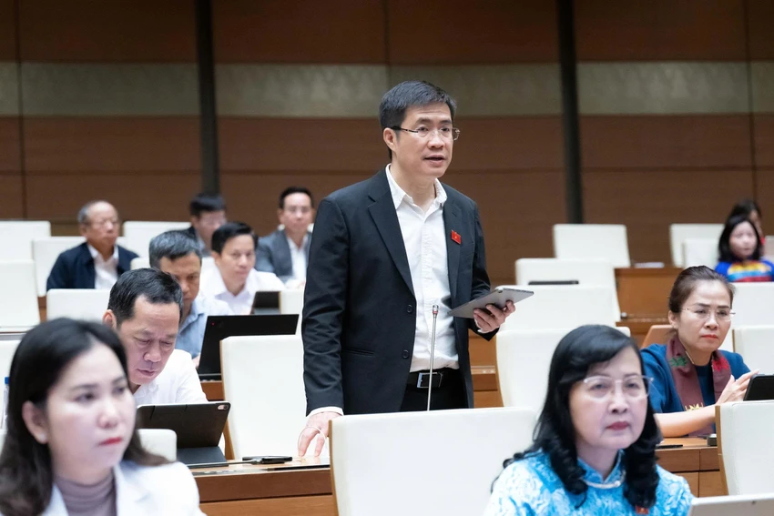 nhung-chuyen-chua-ke-o-nghi-truong-hoang-minh-hieu.jpg