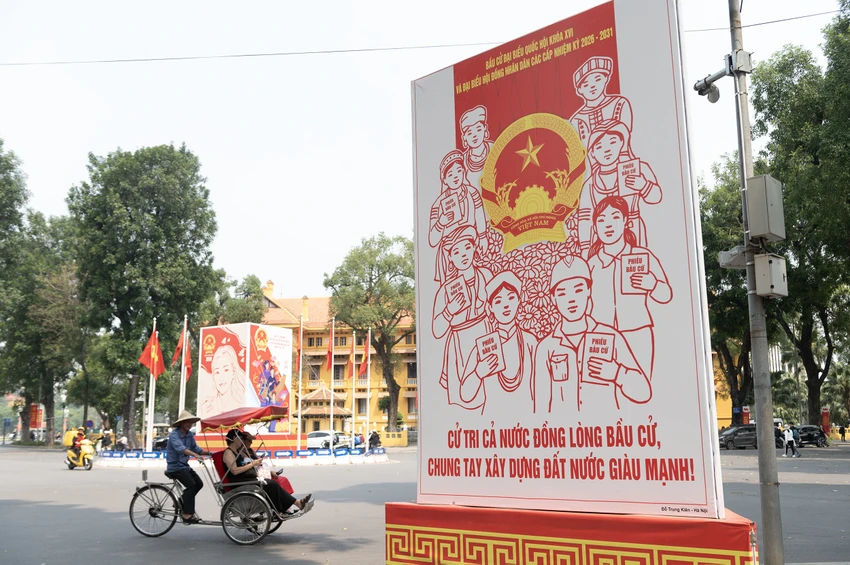 cu-tri-ca-nuoc-gui-gam-dai-bieu-luon-theo-duoi-van-de-den-cung-bau-cu.jpg