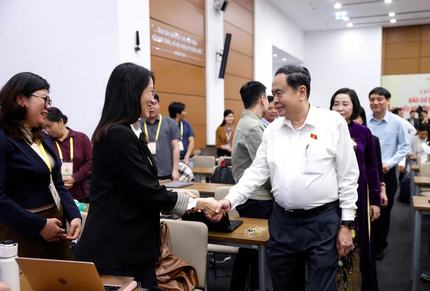 chu-tich-quoc-hoi-tran-thanh-man-bau-cu.jpg