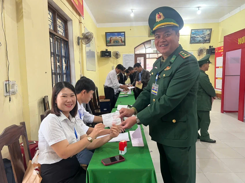 con-co-minh-truong.jpg