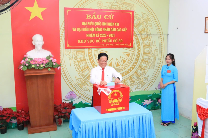 ho-van-mung-an-giang.jpg