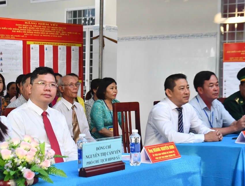 khanh-ly-hoang-nguyen-dinh.jpg