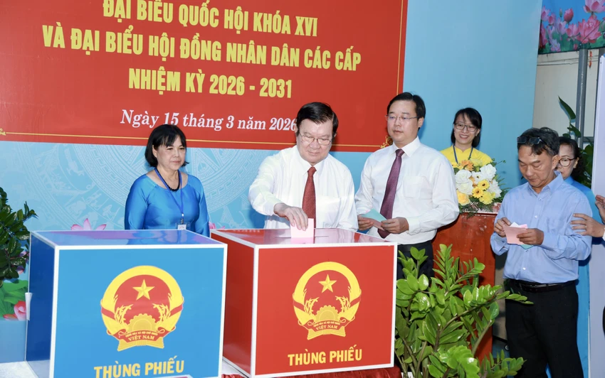 nguyen-minh-triet-tan-dinh-1.jpg