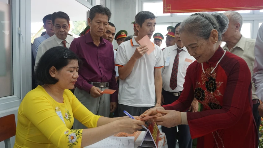 nguyen-quyen-tan-dong-hiep.JPG