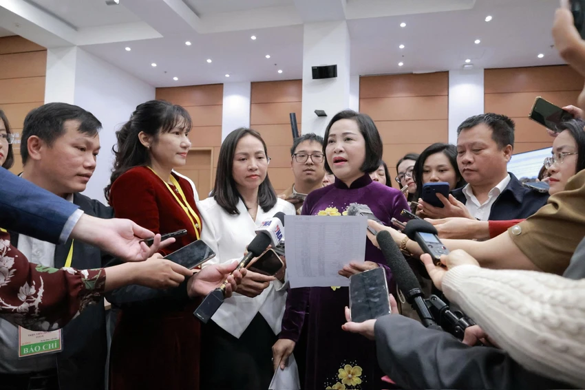 pho-chu-tich-nguyen-thi-thanh.jpg